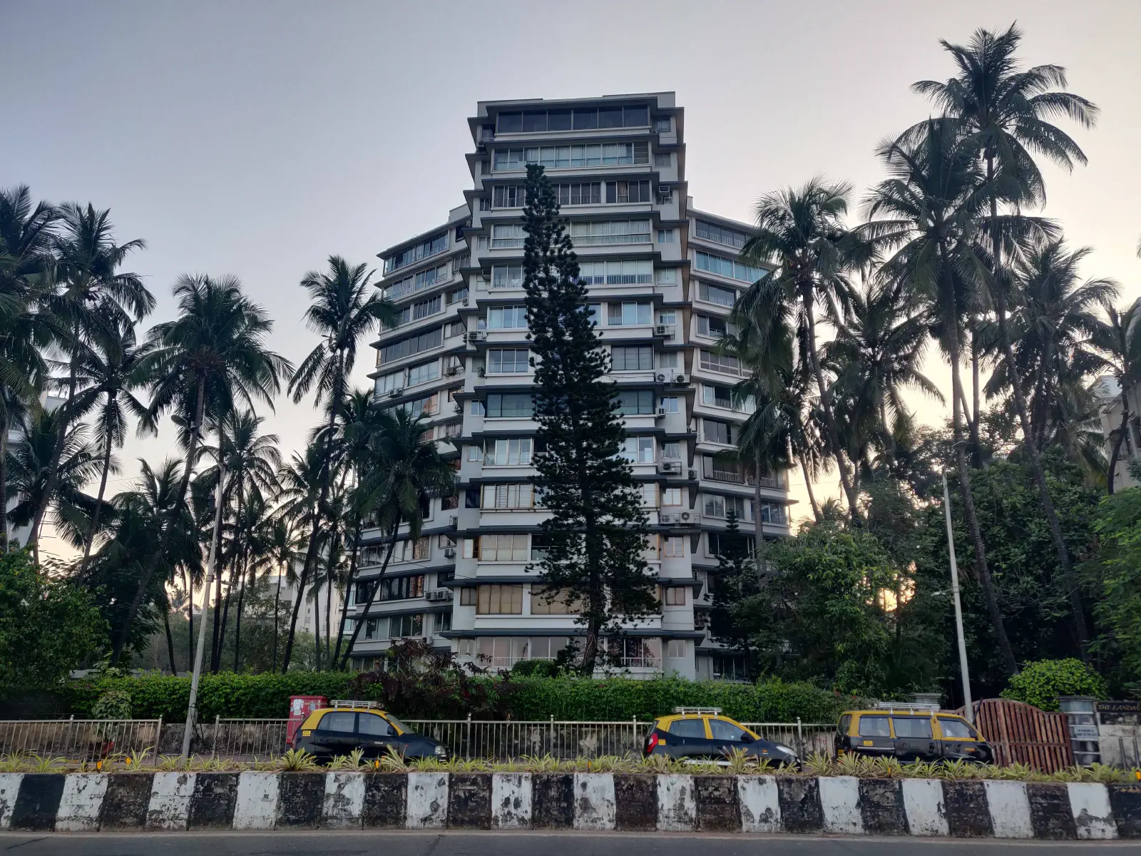 Sunrising behind a highrise