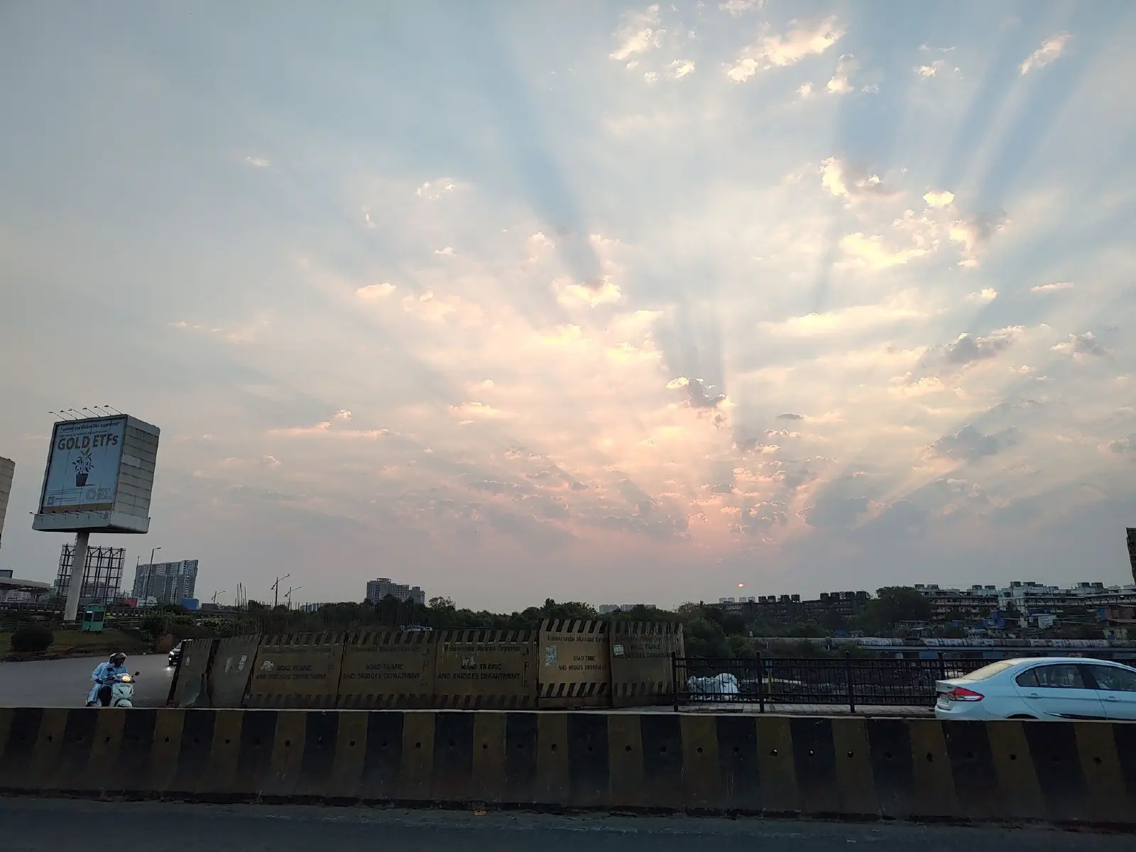 Sunrise and sunburst. 
